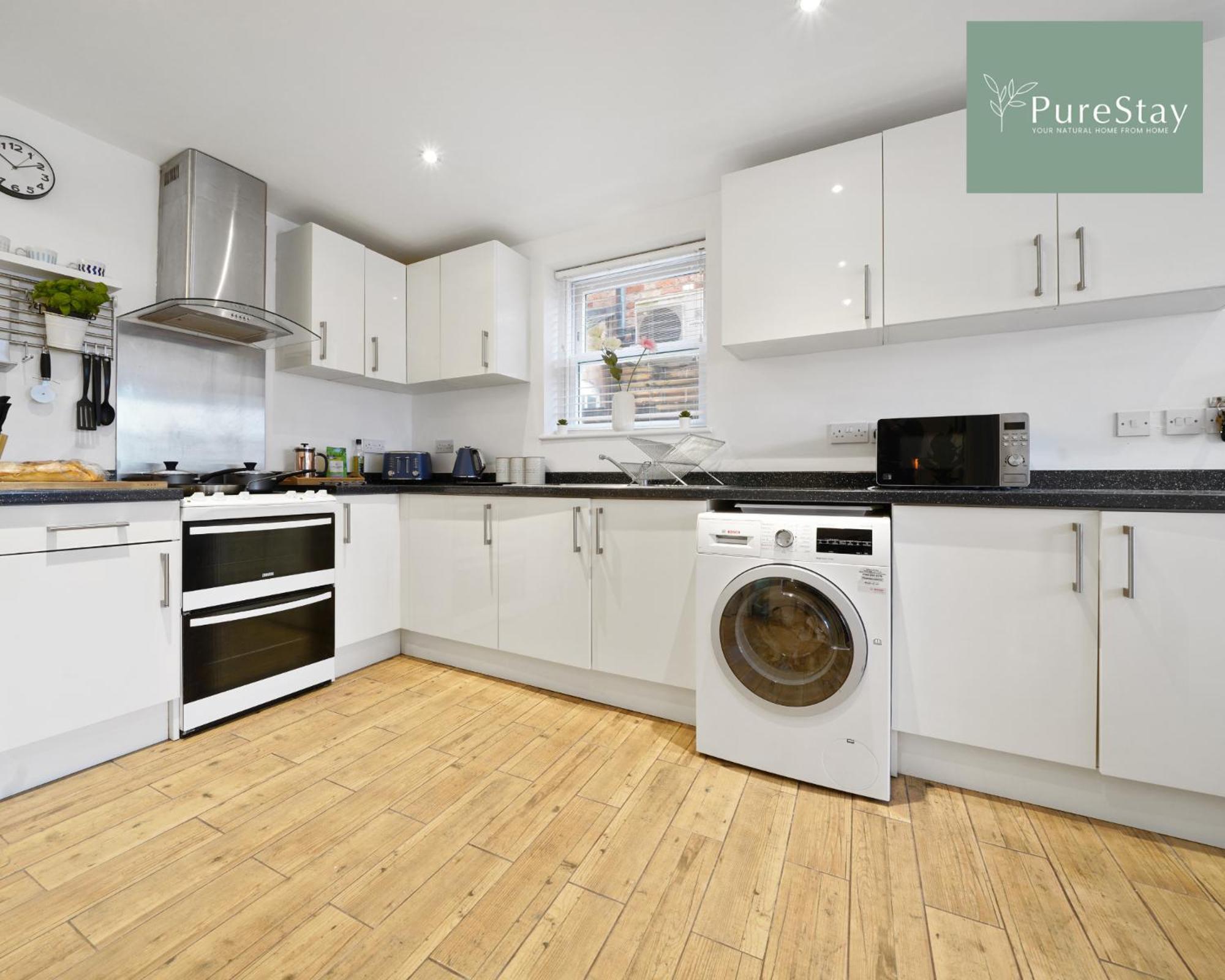Stunning Two Bed Leamington Apartment With Free Wifi By Purestay Short Lets & Serviced Accommodation Bagian luar foto